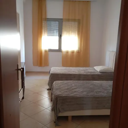 Royal 3 Opposite Nalu Bar Гостевой дом